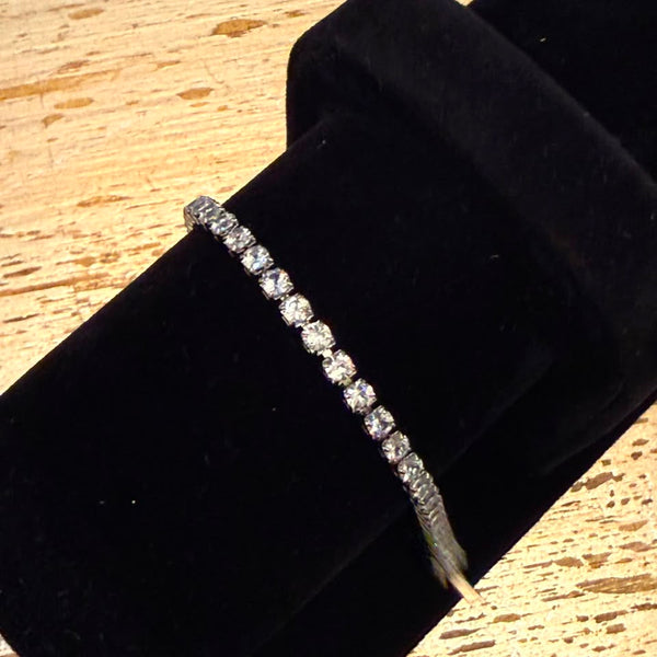 Sleek tennis Bracelet